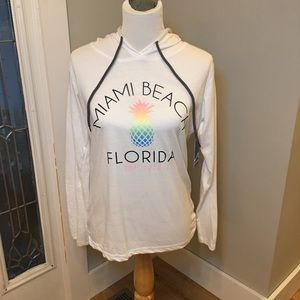 Surf Style White hoodie shirt